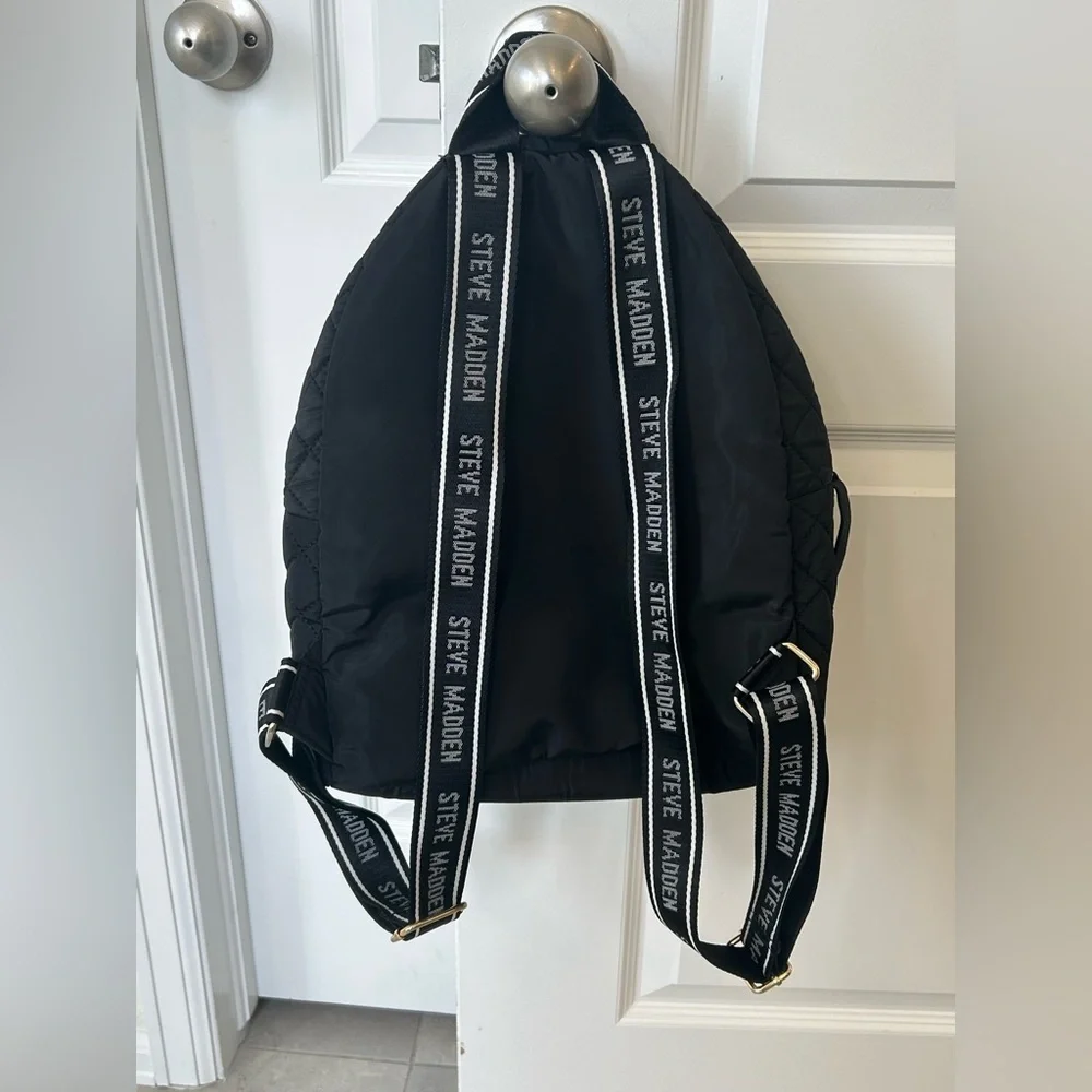 STEVE MADDEN QUILTED NYLON BACKPACK/PURSE